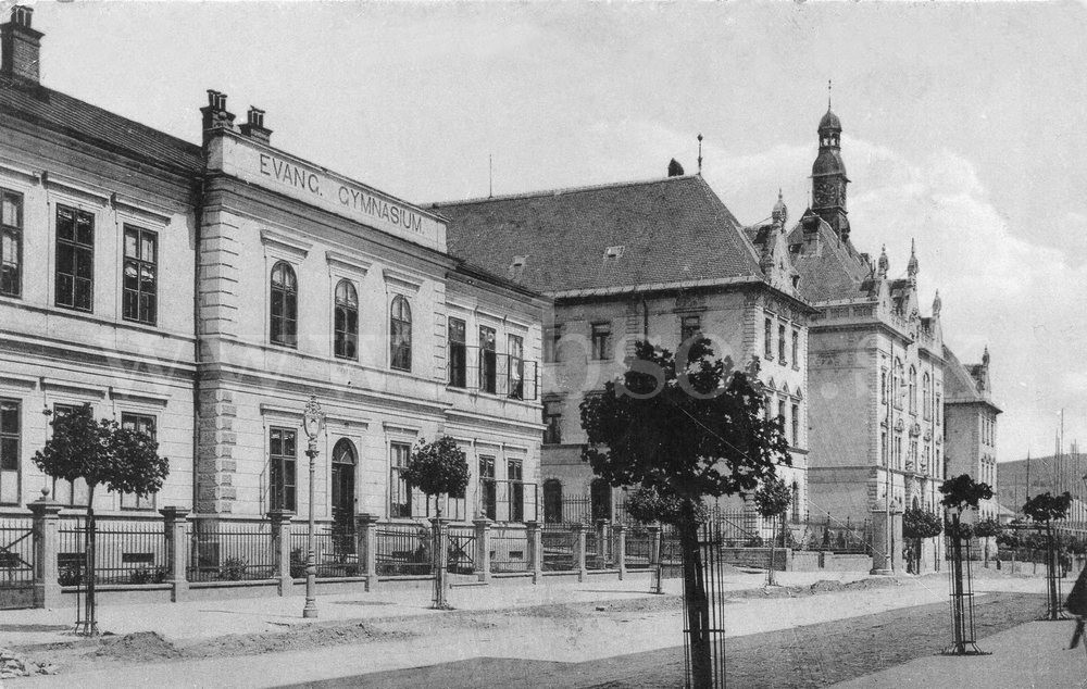 budova Evanjelického gymnázia na Skuteckého ulici z roku 1895